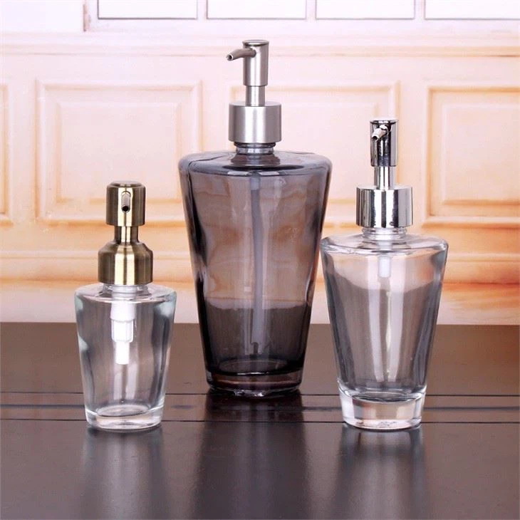 Application Advantages Of Cosmetic Packaging Glass Materials
